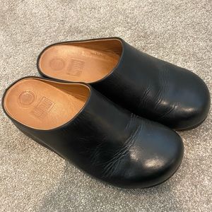 Black FitFlop mules EUC